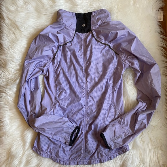 Lululemon Run Essential Jacket - Picture 7 of 11